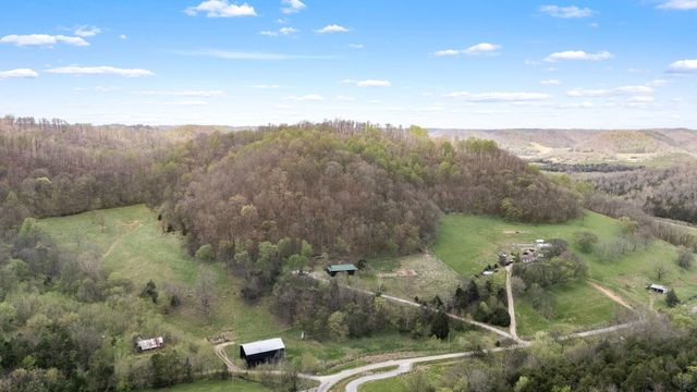 1 Julie Ln, Pleasant Shade, TN 37145