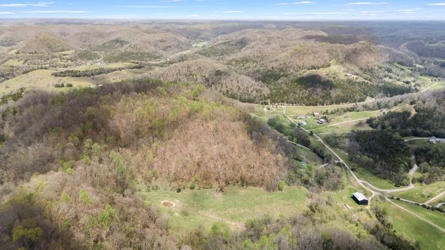 1 Julie Ln, Pleasant Shade, TN 37145
