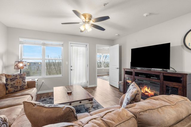 3105 S Vineyards Terrace Unit 2, Branson, MO 65616