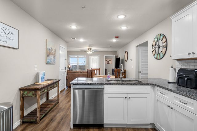 3105 S Vineyards Terrace Unit 2, Branson, MO 65616