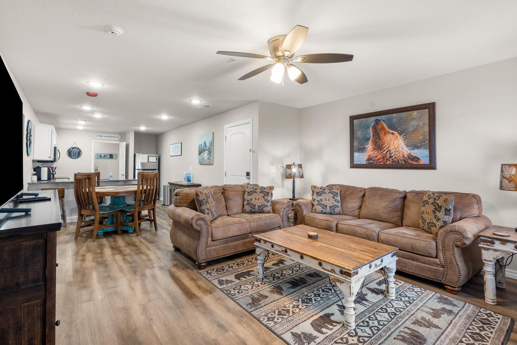 3105 S Vineyards Terrace Unit 2, Branson, MO 65616