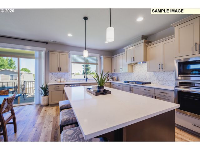 2893 Nw Rhododendron, Estacada, OR 97023