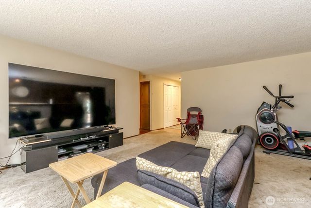 17407 36th Ave E, Tacoma, WA 98446