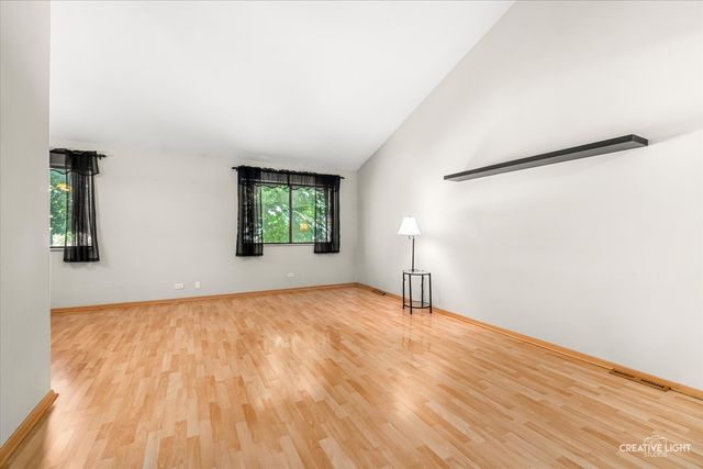 29W365 Thornwood Lane 365, Warrenville, IL 60555