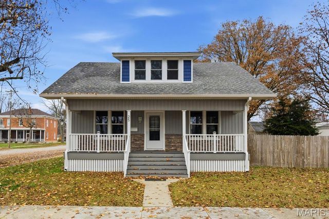 25 W Kentucky Street, Trenton, IL 62293