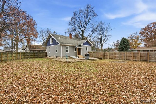 25 W Kentucky Street, Trenton, IL 62293