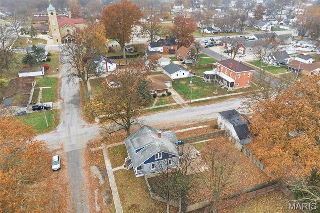 25 W Kentucky Street, Trenton, IL 62293