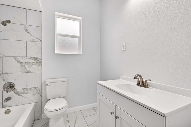 3420 Thannisch Avenue, Fort Worth, TX 76105