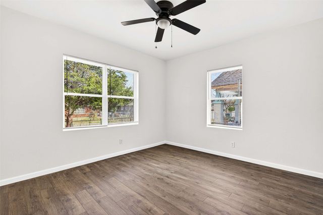 3420 Thannisch Avenue, Fort Worth, TX 76105