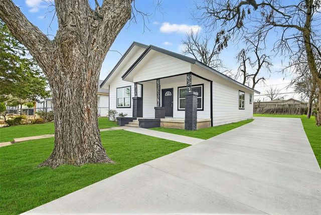 3420 Thannisch Avenue, Fort Worth, TX 76105