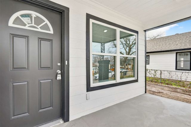 3420 Thannisch Avenue, Fort Worth, TX 76105