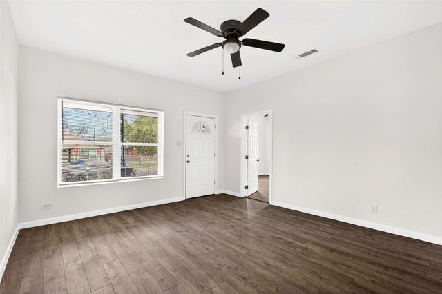 3420 Thannisch Avenue, Fort Worth, TX 76105