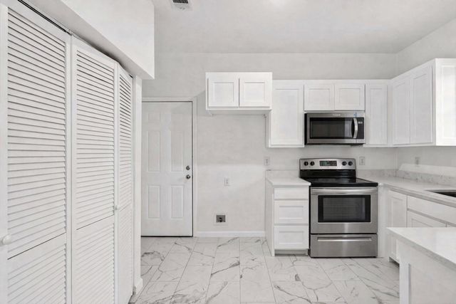 3420 Thannisch Avenue, Fort Worth, TX 76105