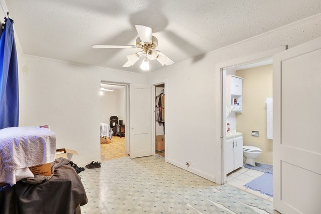 610 E Columbia St, Marfa, TX 79843