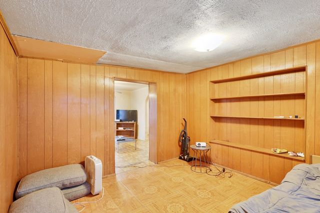 610 E Columbia St, Marfa, TX 79843