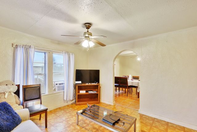 610 E Columbia St, Marfa, TX 79843