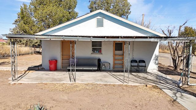 610 E Columbia St, Marfa, TX 79843