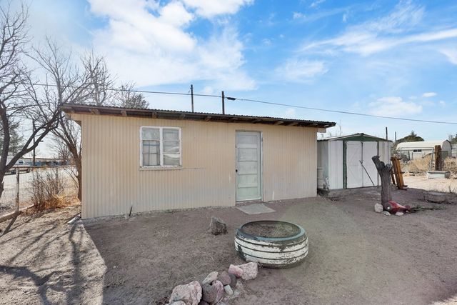 610 E Columbia St, Marfa, TX 79843