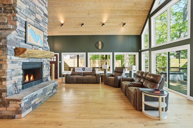 17812 Arnwine Drive, Vandalia, MI 49095