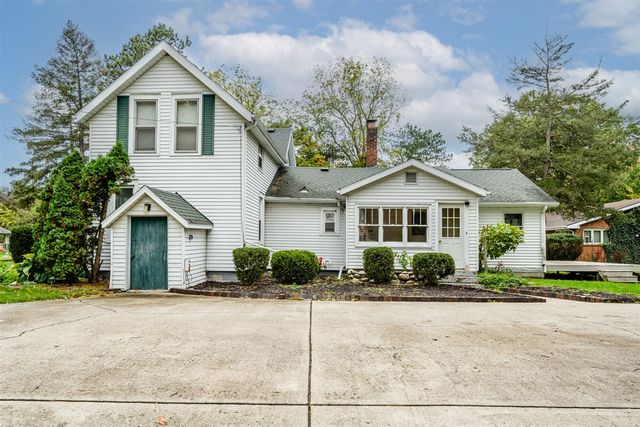 2481 W John Beers Road, Stevensville, MI 49127