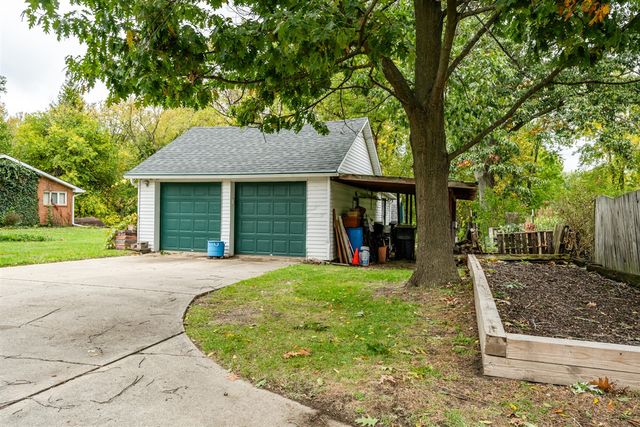 2481 W John Beers Road, Stevensville, MI 49127