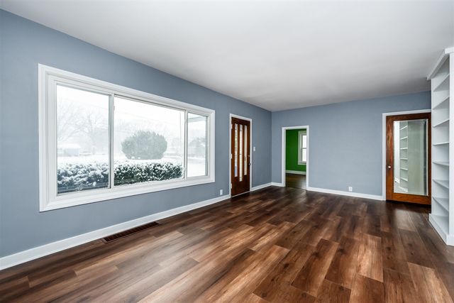 2481 W John Beers Road, Stevensville, MI 49127