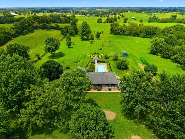 1661 Waterworks Road, Winchester, KY 40391