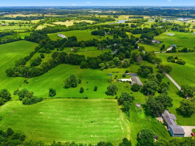 1661 Waterworks Road, Winchester, KY 40391