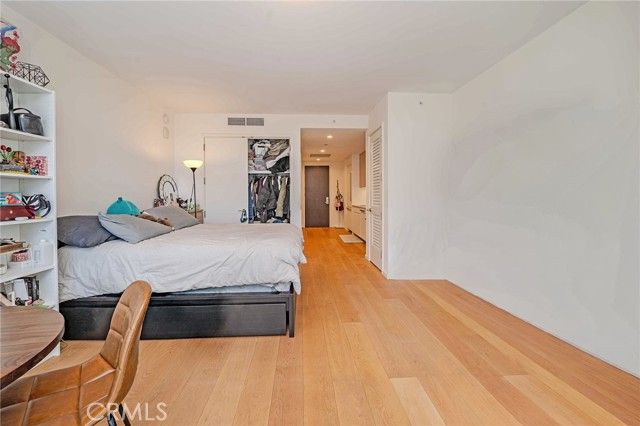 877 Francisco 1717, Los Angeles, CA 90017