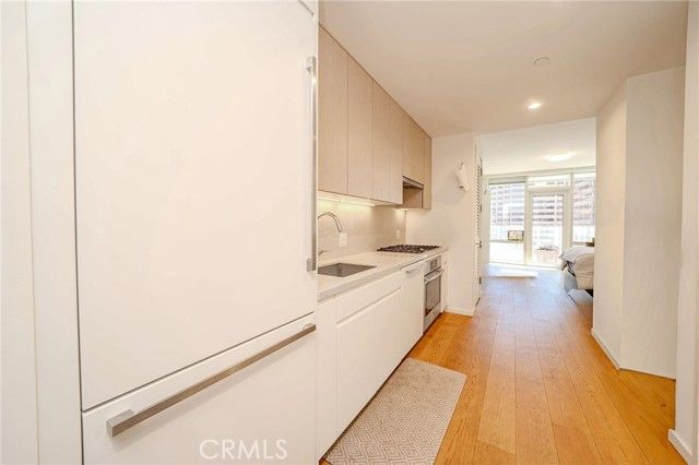 877 Francisco 1717, Los Angeles, CA 90017