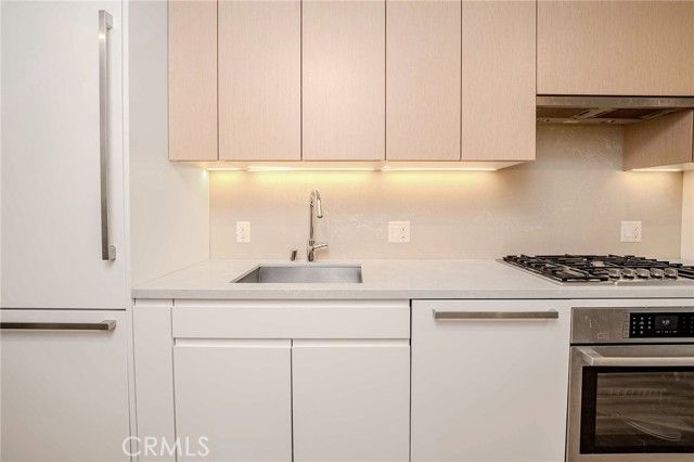 877 Francisco 1717, Los Angeles, CA 90017