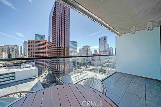 877 Francisco 1717, Los Angeles, CA 90017