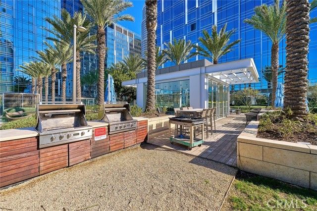 877 Francisco 1717, Los Angeles, CA 90017