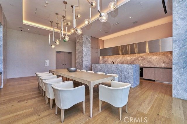 877 Francisco 1717, Los Angeles, CA 90017