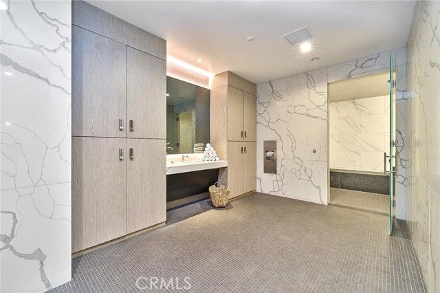 877 Francisco 1717, Los Angeles, CA 90017