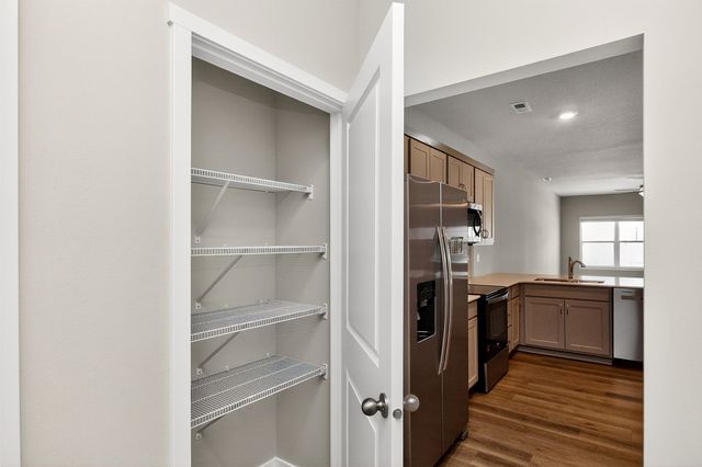 3013 NW Countrywood Lane, Ankeny, IA 50023