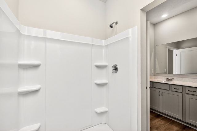 3013 NW Countrywood Lane, Ankeny, IA 50023