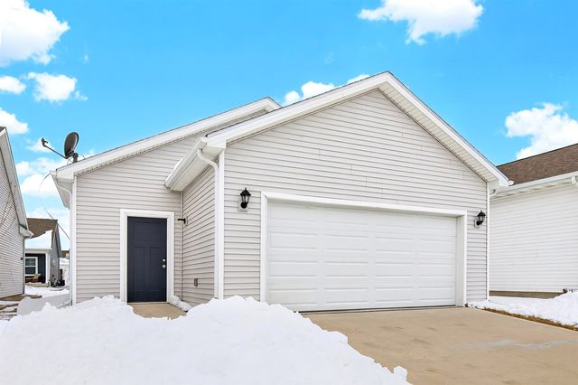 3013 NW Countrywood Lane, Ankeny, IA 50023