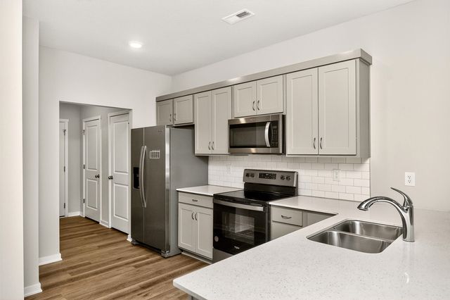 3013 NW Countrywood Lane, Ankeny, IA 50023