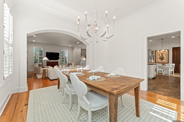 2125 Rue Bienvenue, Baton Rouge, LA 70809