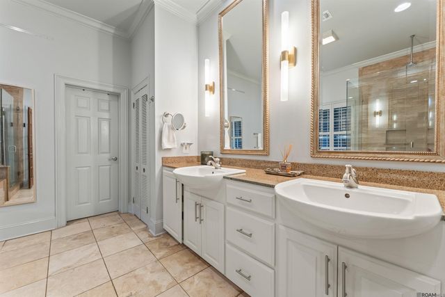 2125 Rue Bienvenue, Baton Rouge, LA 70809