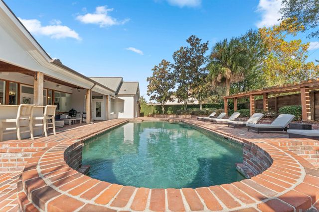 2125 Rue Bienvenue, Baton Rouge, LA 70809