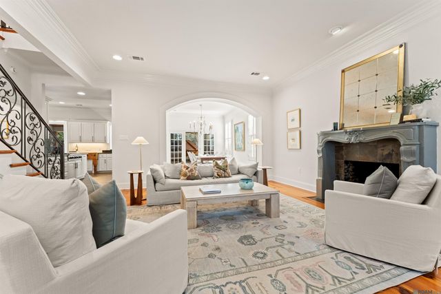 2125 Rue Bienvenue, Baton Rouge, LA 70809