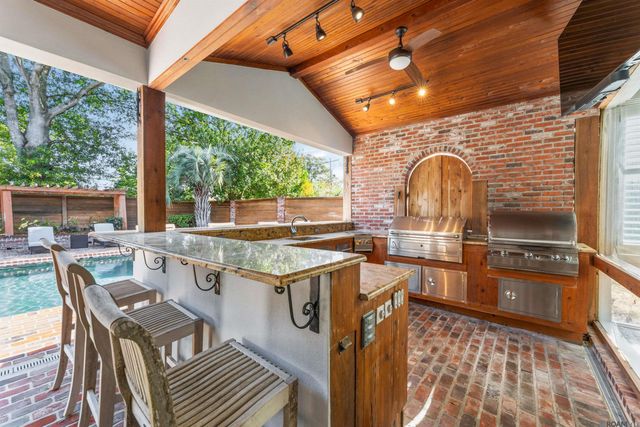 2125 Rue Bienvenue, Baton Rouge, LA 70809