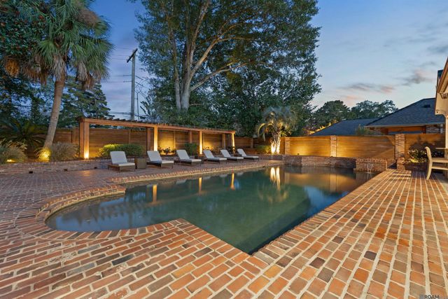 2125 Rue Bienvenue, Baton Rouge, LA 70809