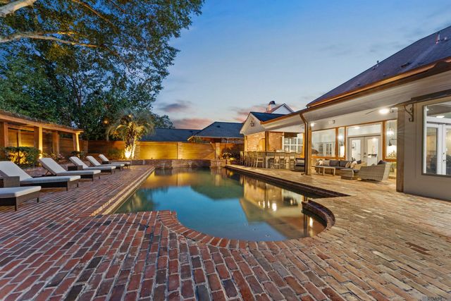 2125 Rue Bienvenue, Baton Rouge, LA 70809