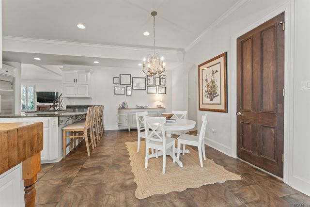 2125 Rue Bienvenue, Baton Rouge, LA 70809