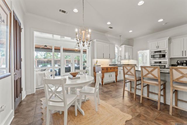 2125 Rue Bienvenue, Baton Rouge, LA 70809