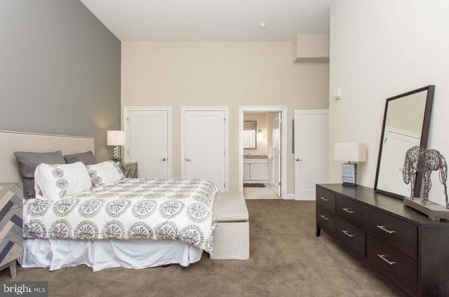 230-38 N 21ST STREET, Philadelphia, PA 19103