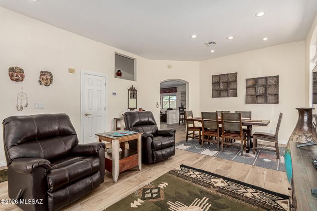 1382 W Sundial Place, Oro Valley, AZ 85737